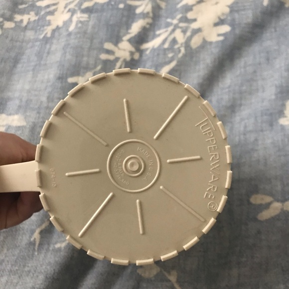 Vintage Tupperware pitch with top - Picture 3 of 5